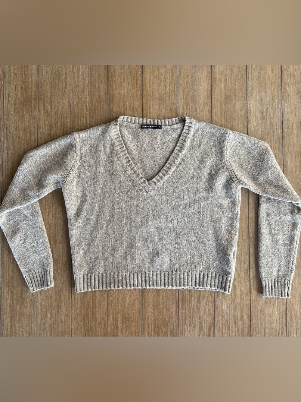 🍁Brandy Melville Heather Grey V-Neck Knit Sweater🍁